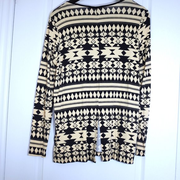 COPY - Signature weekend Aztec Print Tunic M - Picture 2 of 9